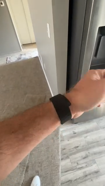 WHOOP 5.0 – Advanced Fitness & Health Wearable
